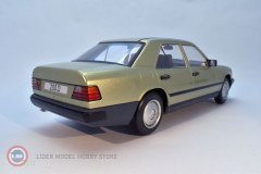1:18 1984 Mercedes Benz 200 D W124