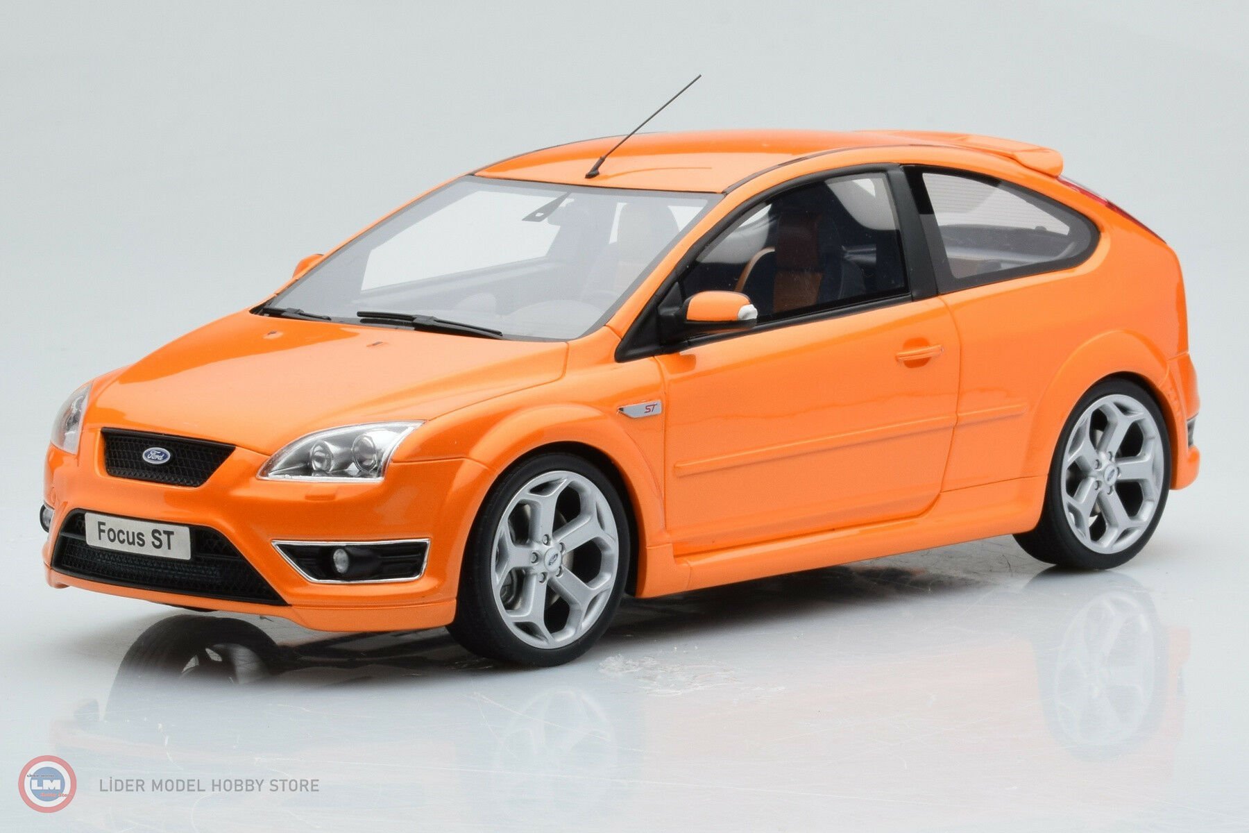1:18 2006 Ford Focus MK2 ST 2.5