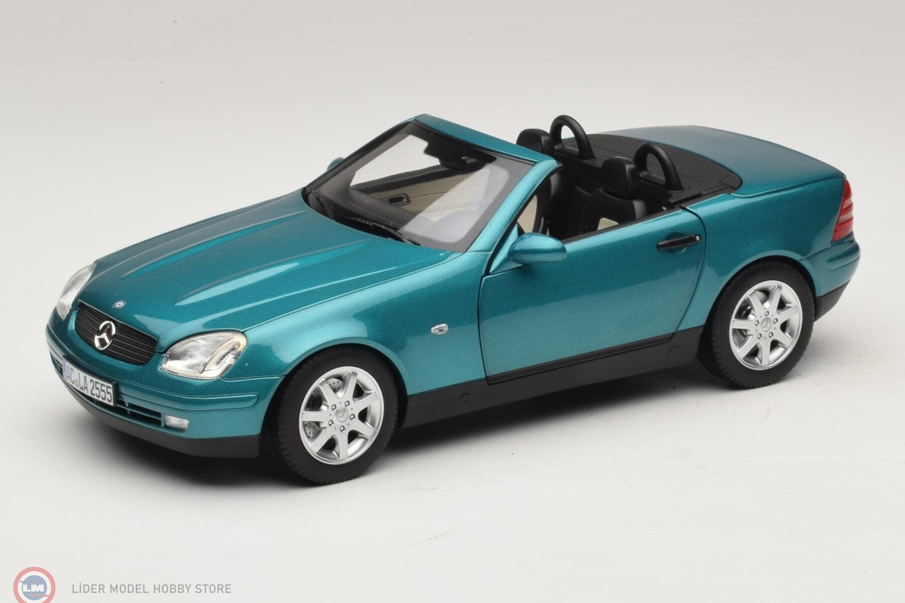 1:18 Norev 1996 Mercedes Benz SLK R170