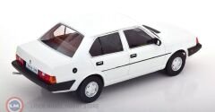 1:18 Triple9 1987 Volvo 340