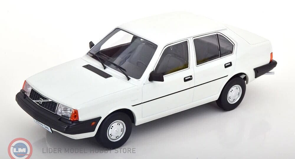 1:18 Triple9 1987 Volvo 340