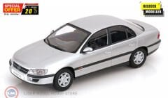 1:18 1996 Opel Omega B
