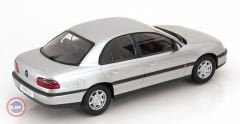 1:18 Triple9 1996 Opel Omega B