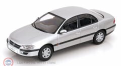 1:18 1996 Opel Omega B