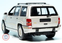 1:43 Maxichamps 1995 Jeep GRAND CHEROKEE