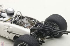 1:18 Autoart Honda RA272 F1 Grand Prix Mexico 1965 #11 R.Ginther (with driver figurine)