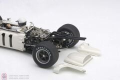 1:18 Autoart Honda RA272 F1 Grand Prix Mexico 1965 #11 R.Ginther (with driver figurine)