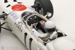 1:18 Autoart Honda RA272 F1 Grand Prix Mexico 1965 #11 R.Ginther (with driver figurine)