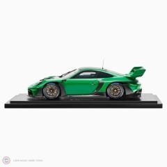 1:18 Spark 2023 Porsche 911 (992) GT3 R Racing