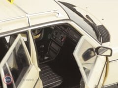 1:18 Norev 1982 Mercedes Benz 200T S123 W123