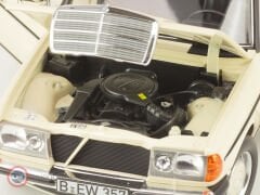 1:18 Norev 1982 Mercedes Benz 200T S123 W123