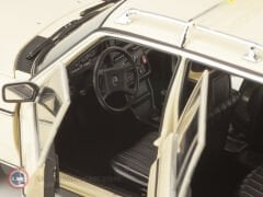 1:18 Norev 1982 Mercedes Benz 200T S123 W123