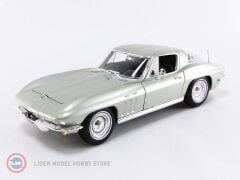 1:18 Maisto 1965 Chevrolet Corvette