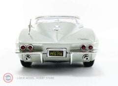 1:18 Maisto 1965 Chevrolet Corvette