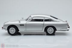 KUSURLU 1:18 Solido 1964 Aston Martin DB5